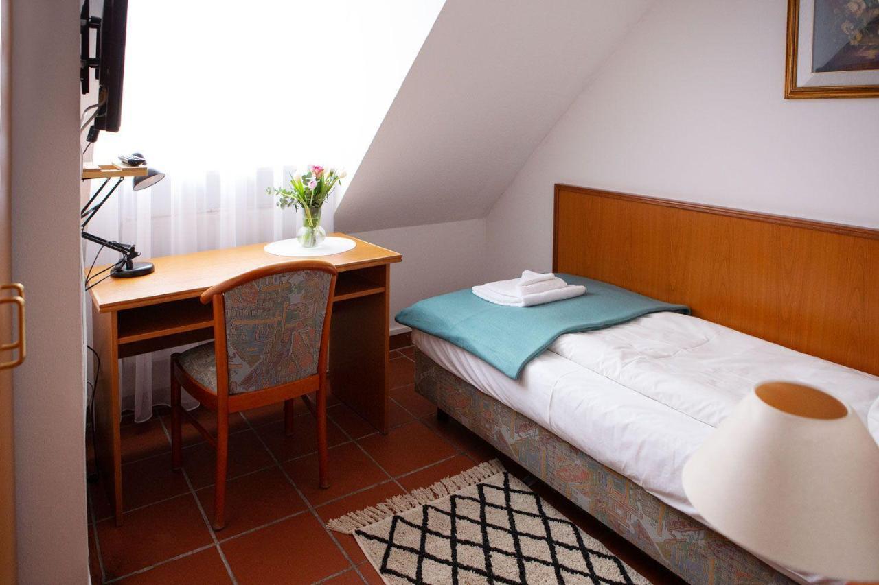 Hotel Sofra Fürth Esterno foto